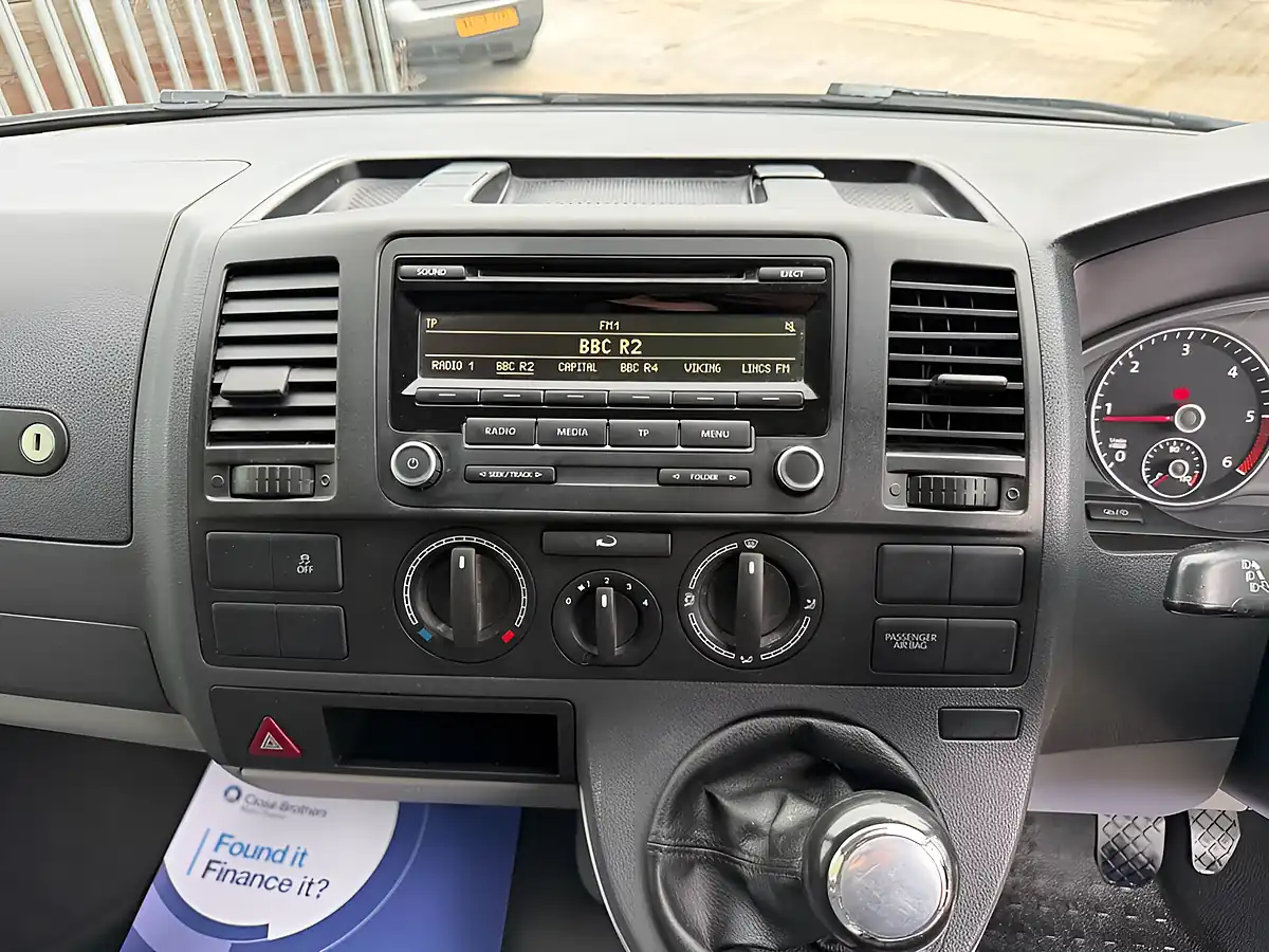 Used 2014 Volkswagen Transporter Startline White - Interior and Exterior details 13