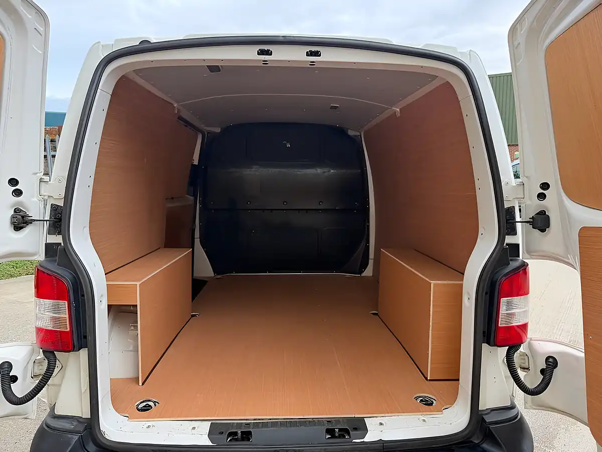 Used 2014 Volkswagen Transporter Startline White - Interior and Exterior details 14