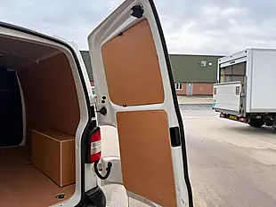 Used 2014 Volkswagen Transporter Startline White - Interior and Exterior details 15