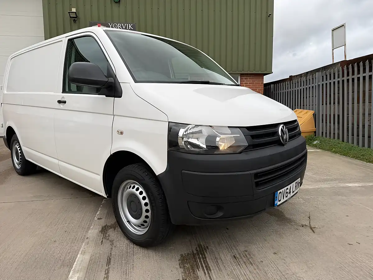 Used 2014 Volkswagen Transporter Startline White - Interior and Exterior details 18