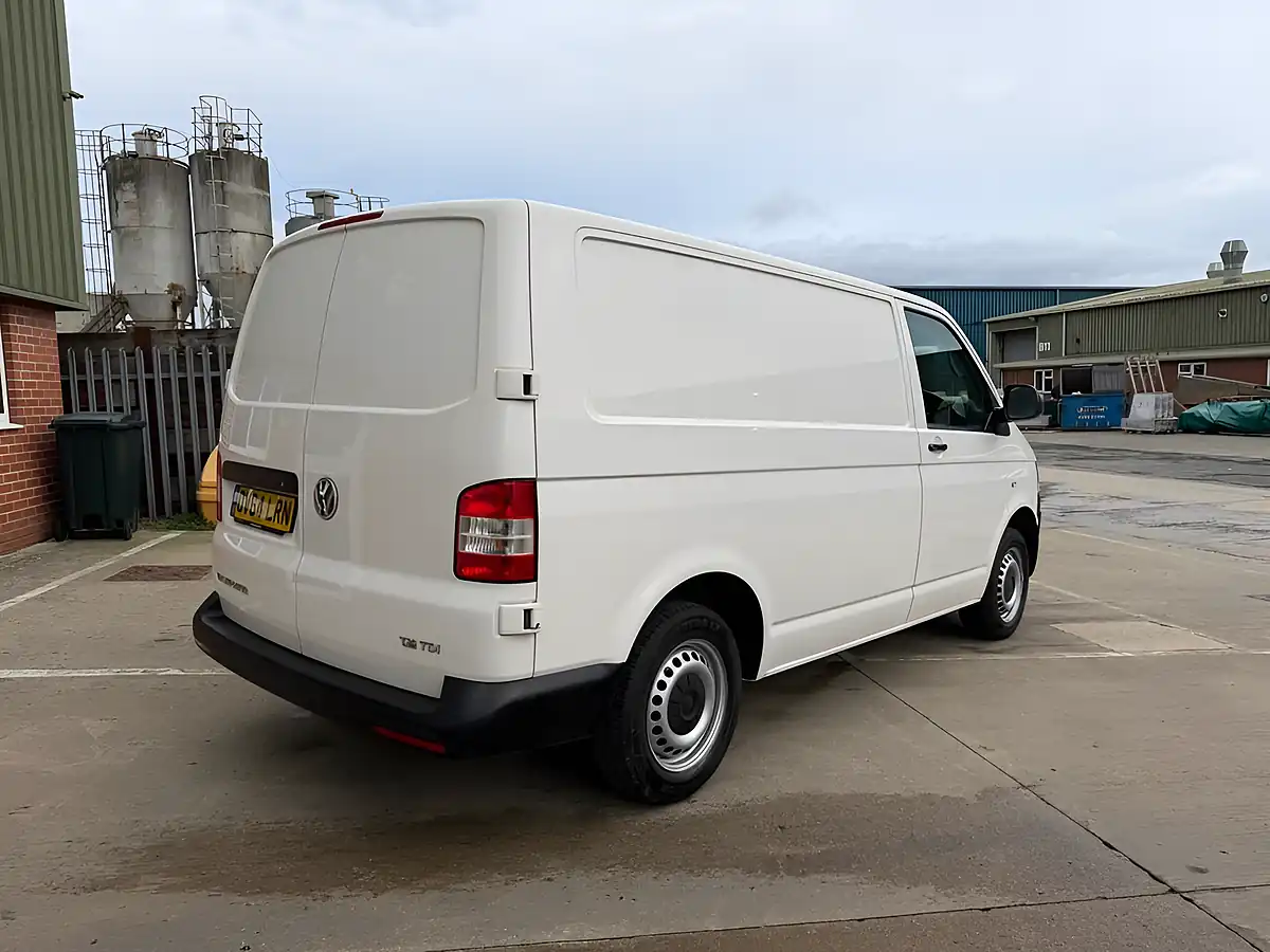 Used 2014 Volkswagen Transporter Startline White - Interior and Exterior details 2