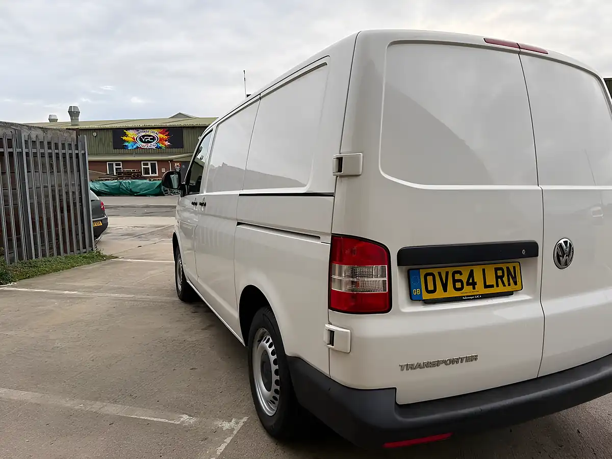 Used 2014 Volkswagen Transporter Startline White - Interior and Exterior details 20