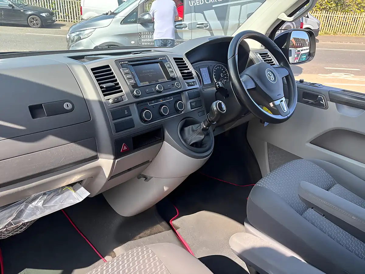 Used 2014 Volkswagen Transporter T30 Highline Kombi L1 H1 Black - Interior and Exterior details 18