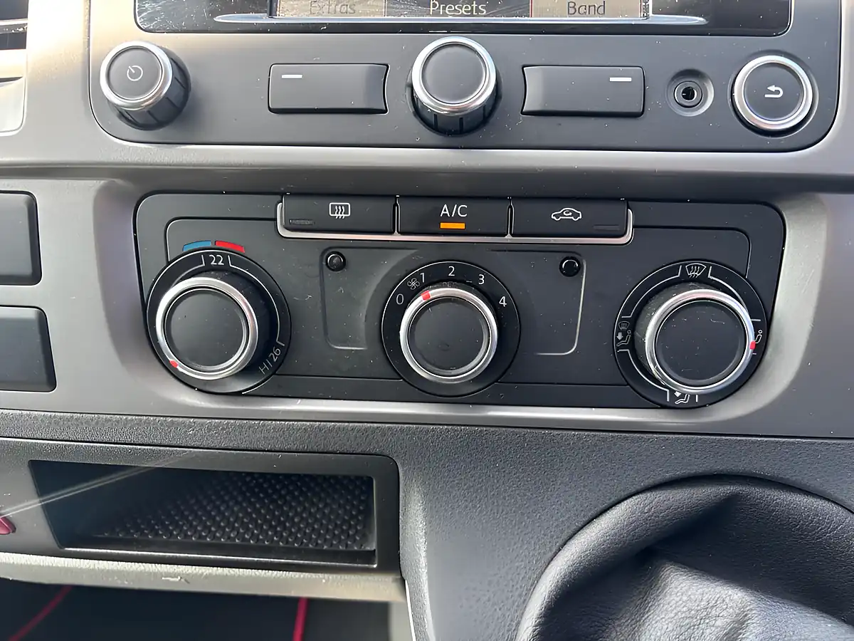 Used 2014 Volkswagen Transporter T30 Highline Kombi L1 H1 Black - Interior and Exterior details 19