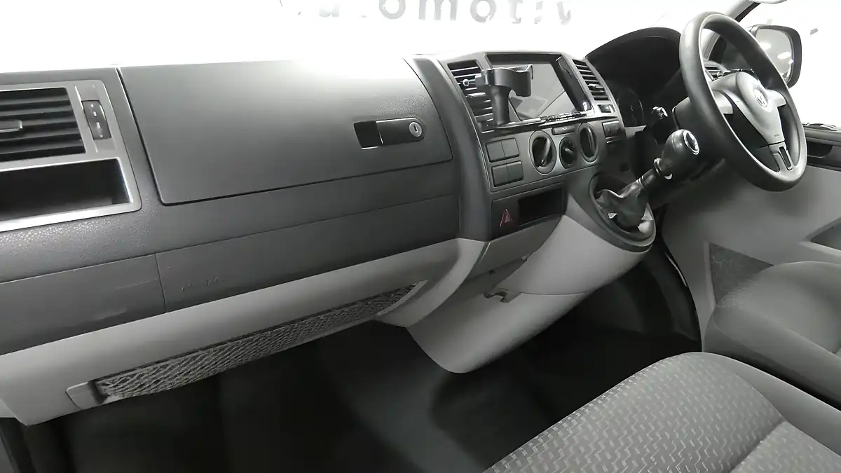 Used 2014 Volkswagen Transporter Trendline Black - Interior and Exterior details 6
