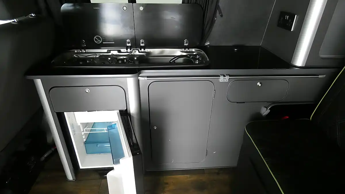 Used 2014 Volkswagen Transporter Trendline Black - Interior and Exterior details 9