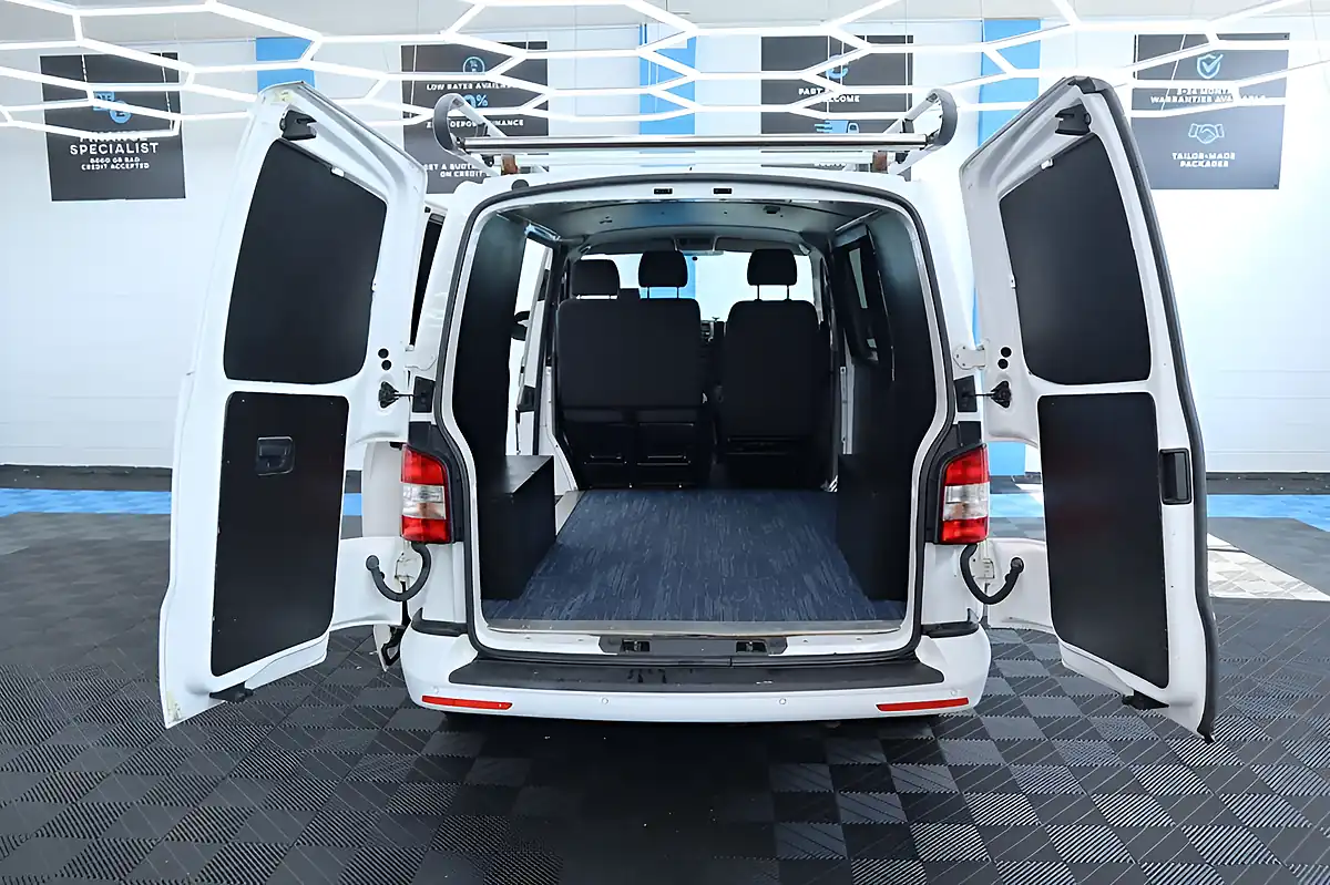 Used 2014 Volkswagen Transporter Trendline White - Interior and Exterior details 12