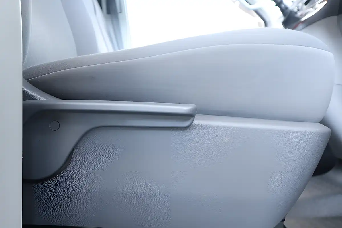 Used 2014 Volkswagen Transporter Trendline White - Interior and Exterior details 17