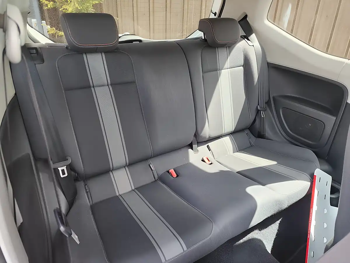 Used 2014 Volkswagen Up! Groove Up! White - Interior and Exterior details 12