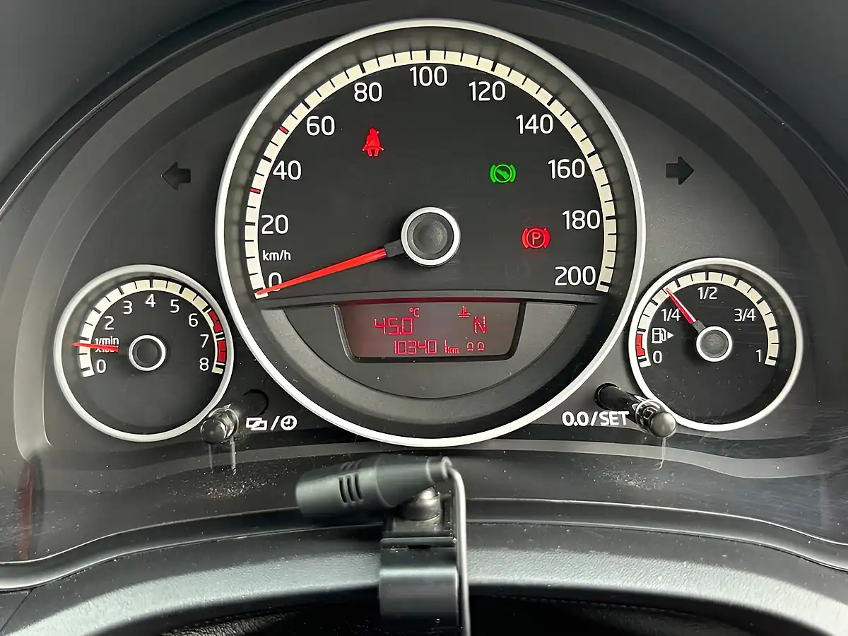 Used 2014 Volkswagen Up! High Up! Orange - Interior and Exterior details 18