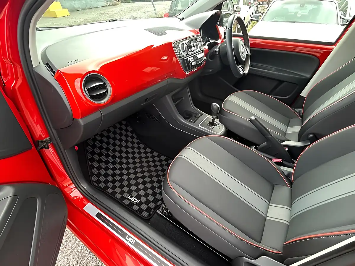 Used 2014 Volkswagen Up! High Up! Orange - Interior and Exterior details 9