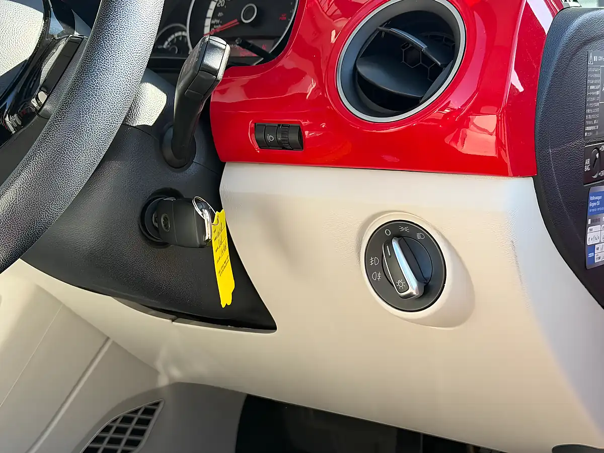 Used 2014 Volkswagen Up! High Up! Red - Interior and Exterior details 13