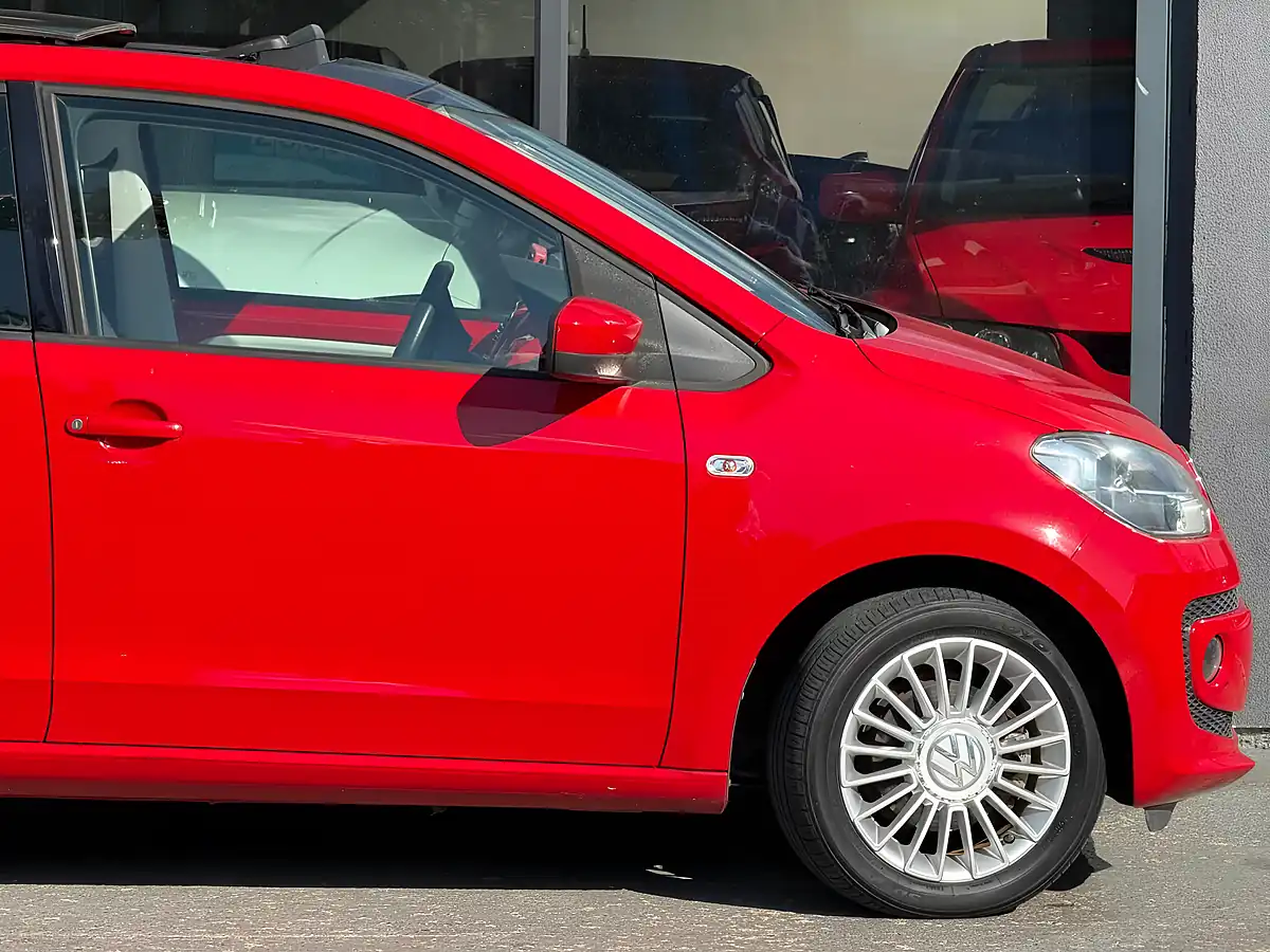 Used 2014 Volkswagen Up! High Up! Red - Interior and Exterior details 9