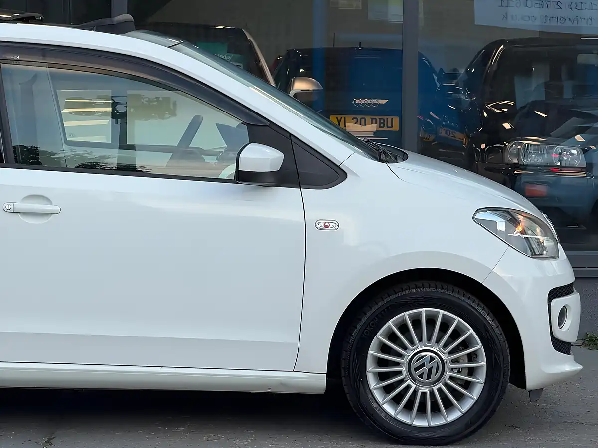 Used 2014 Volkswagen Up! High Up! White - Interior and Exterior details 11