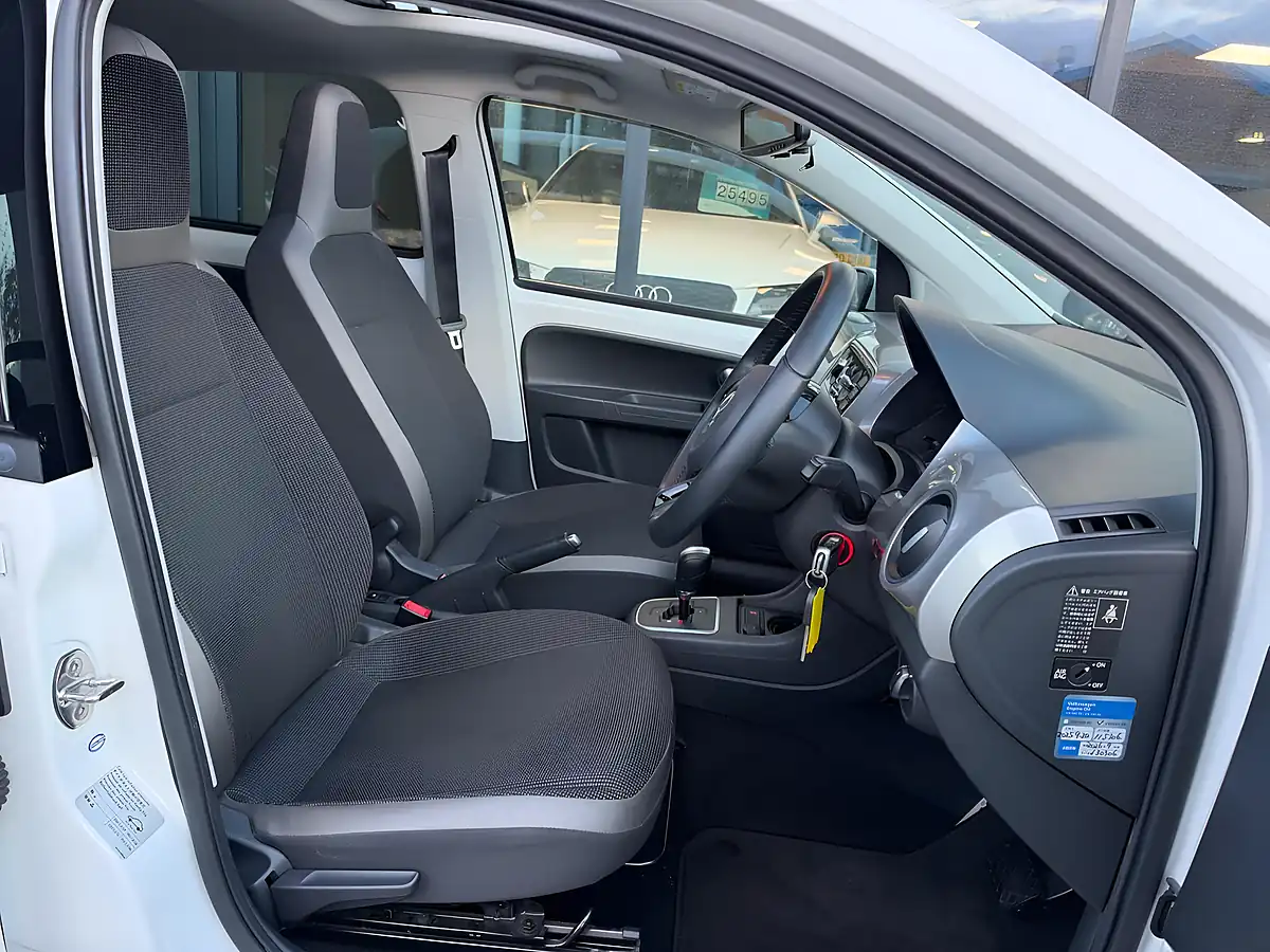 Used 2014 Volkswagen Up! High Up! White - Interior and Exterior details 13