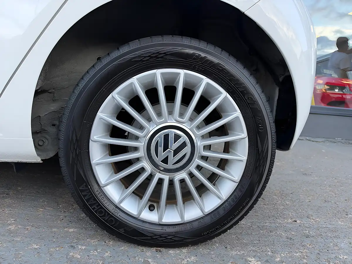 Used 2014 Volkswagen Up! High Up! White - Interior and Exterior details 19