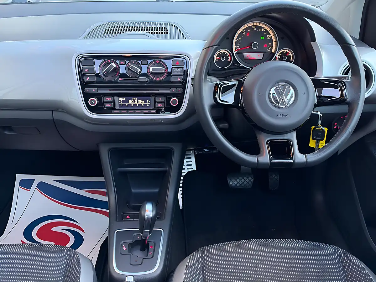 Used 2014 Volkswagen Up! High Up! White - Interior and Exterior details 4