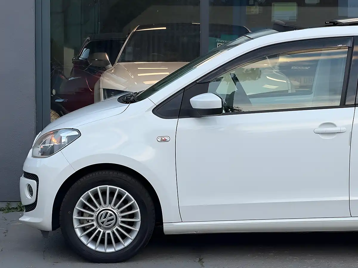 Used 2014 Volkswagen Up! High Up! White - Interior and Exterior details 8