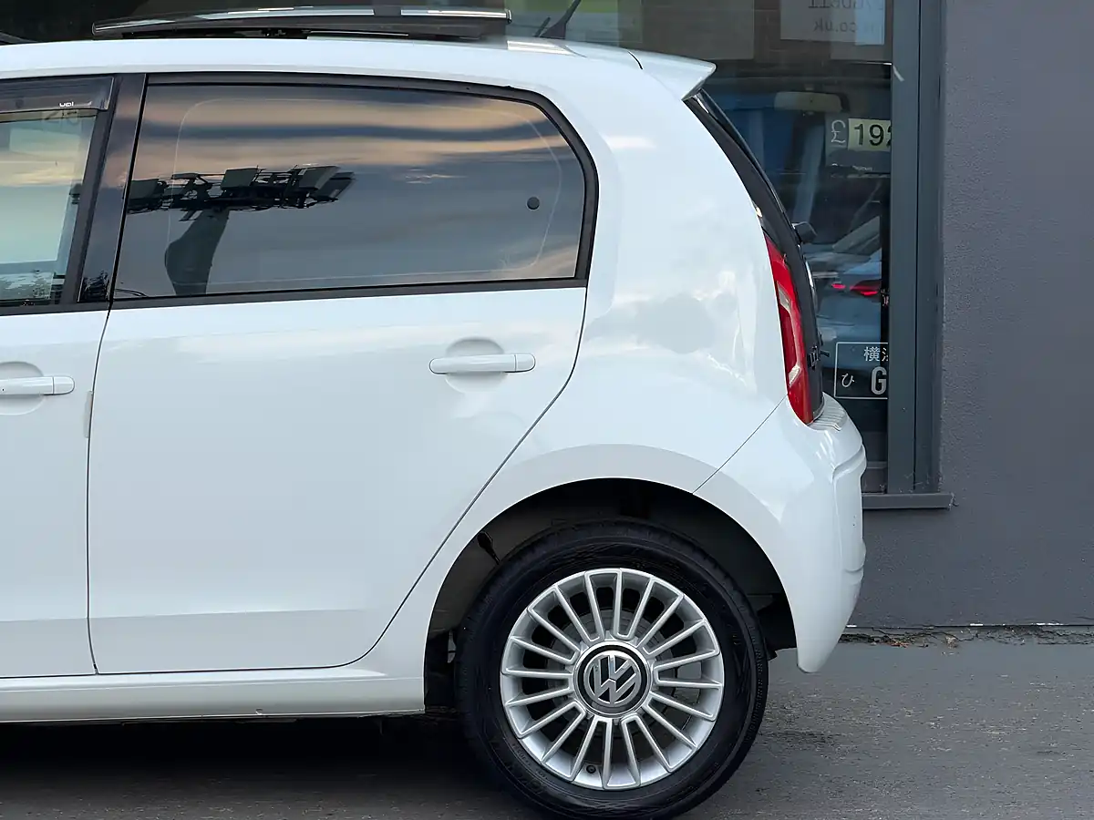 Used 2014 Volkswagen Up! High Up! White - Interior and Exterior details 9