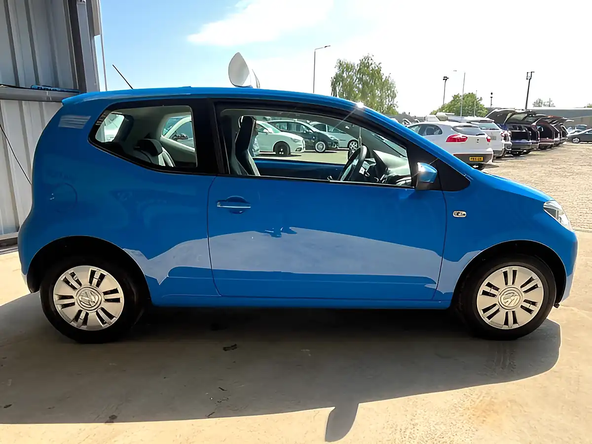 Used 2014 Volkswagen Up! Move Up! Blue - Interior and Exterior details 11