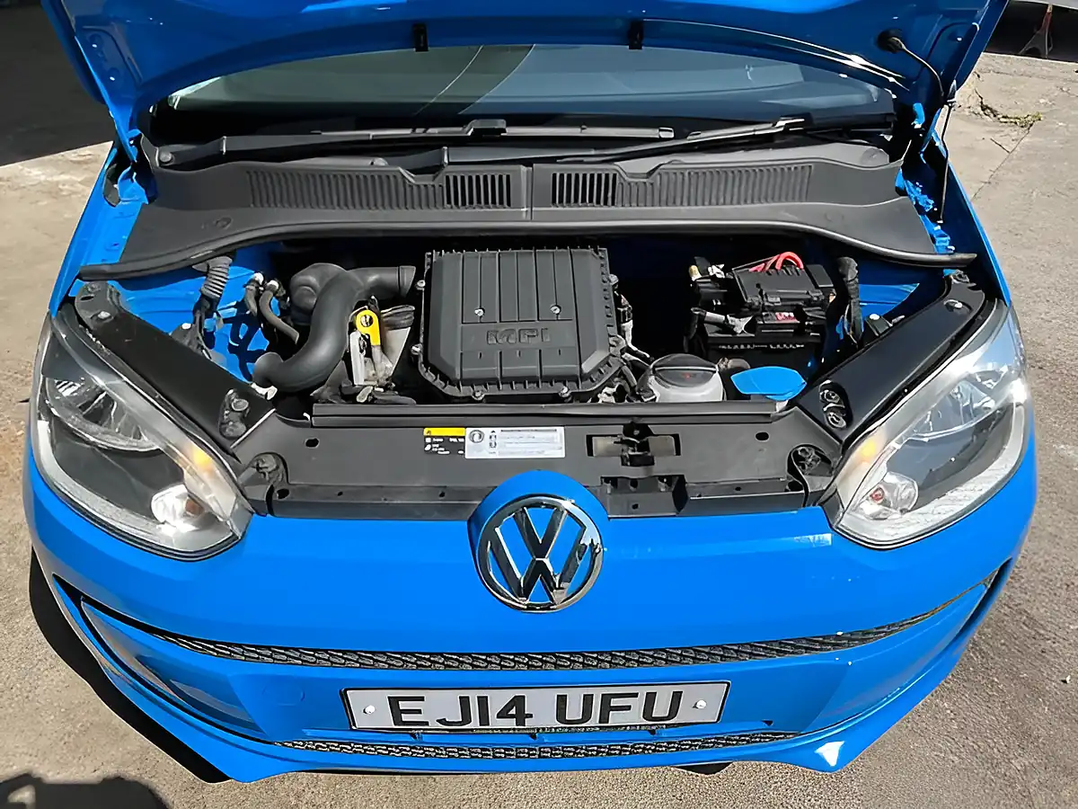 Used 2014 Volkswagen Up! Move Up! Blue - Interior and Exterior details 9