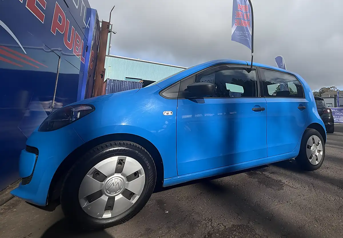 Used 2014 Volkswagen Up! Take Up Blue - Interior and Exterior details 15