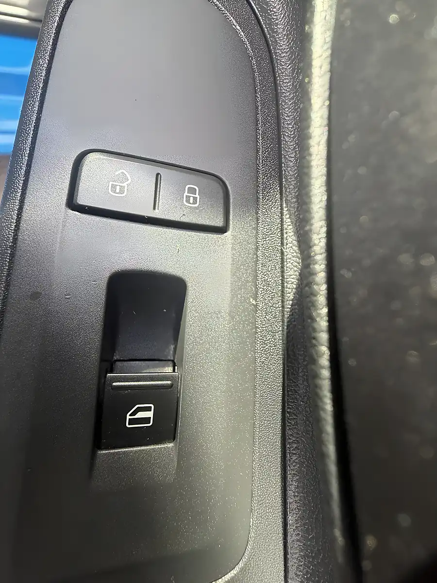 Used 2014 Volkswagen Up! Take Up Blue - Interior and Exterior details 20