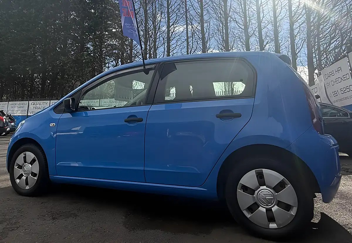 Used 2014 Volkswagen Up! Take Up Blue - Interior and Exterior details 3
