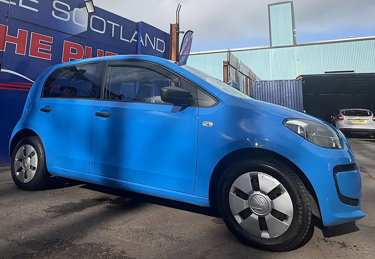 Used 2014 Volkswagen Up! Take Up Blue - Interior and Exterior details 8