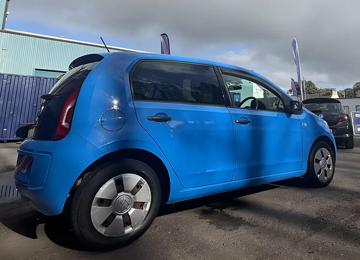 Used 2014 Volkswagen Up! Take Up Blue - Interior and Exterior details 9