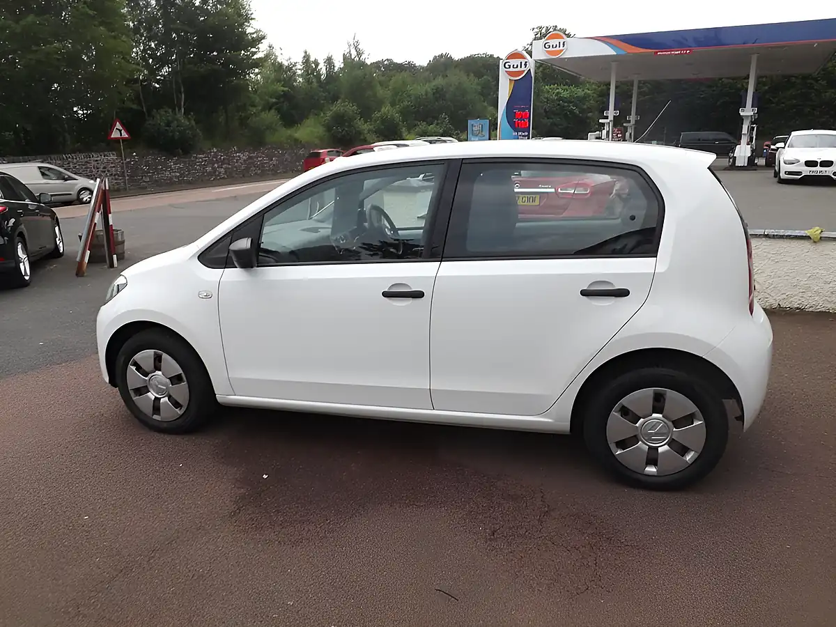 Used 2014 Volkswagen Up! Take Up! White - Interior and Exterior details 4
