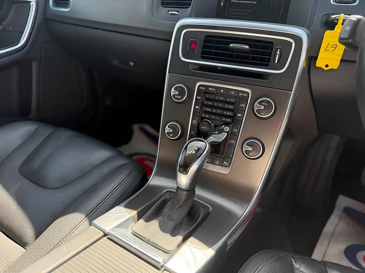 Used 2014 Volvo S60 Se Black - Interior and Exterior details 8
