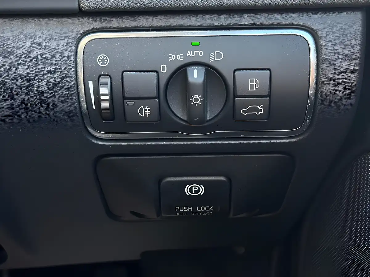 Used 2014 Volvo S60 Se Lux Silver - Interior and Exterior details 16