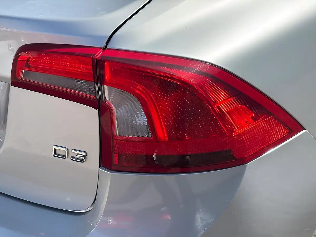 Used 2014 Volvo S60 Se Lux Silver - Interior and Exterior details 20