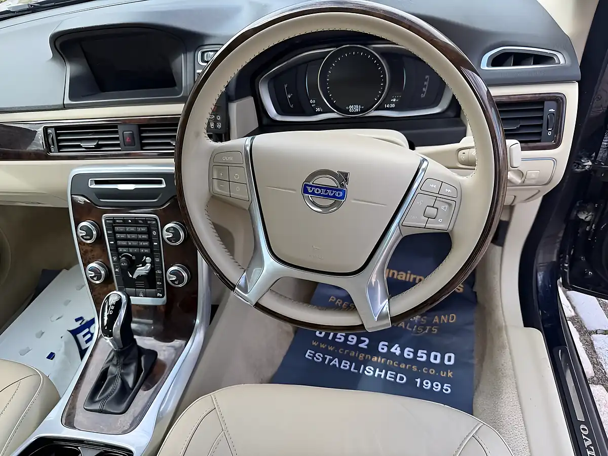 Used 2014 Volvo S80 Se Lux Blue - Interior and Exterior details 15