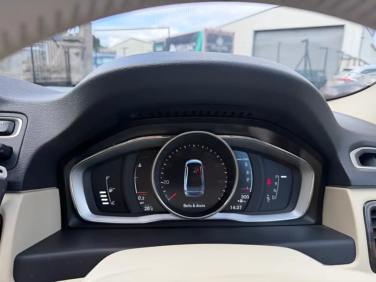 Used 2014 Volvo S80 Se Lux Blue - Interior and Exterior details 17