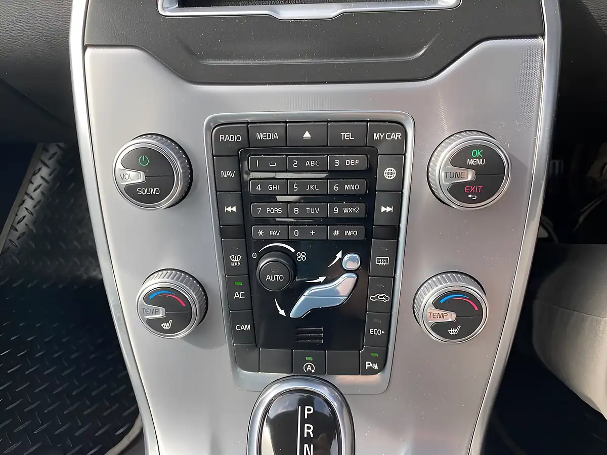 Used 2014 Volvo S80 Se Lux Silver - Interior and Exterior details 12