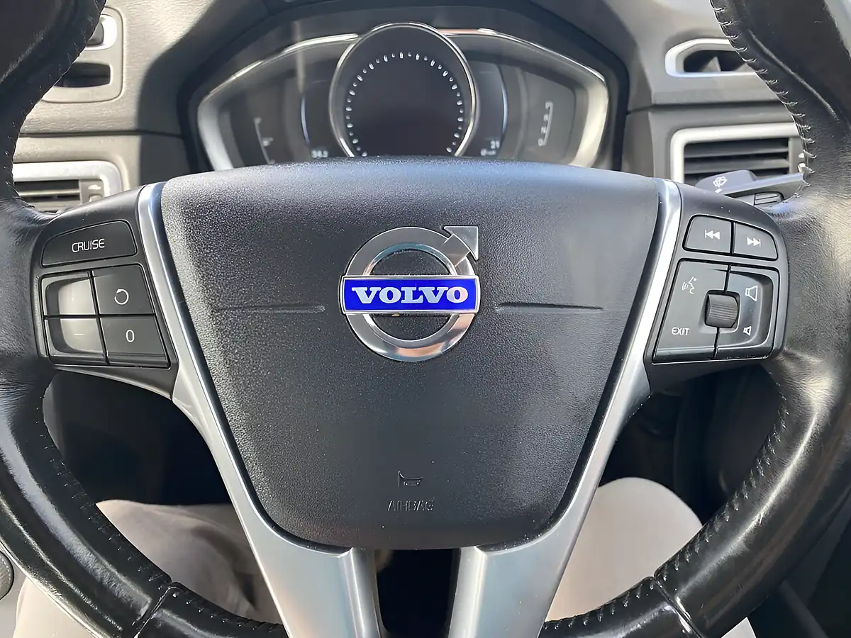 Used 2014 Volvo S80 Se Lux Silver - Interior and Exterior details 14