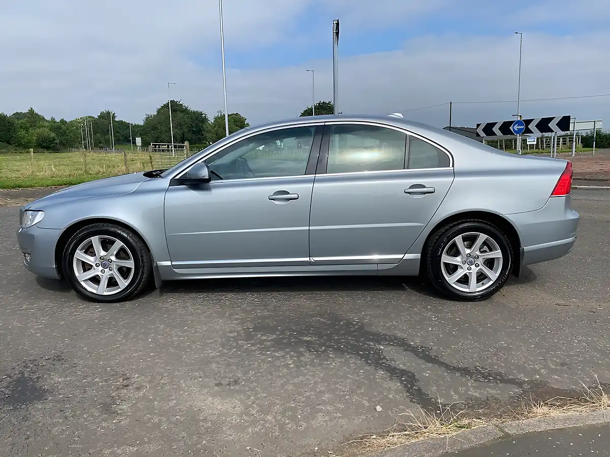 Used 2014 Volvo S80 Se Lux Silver - Interior and Exterior details 16