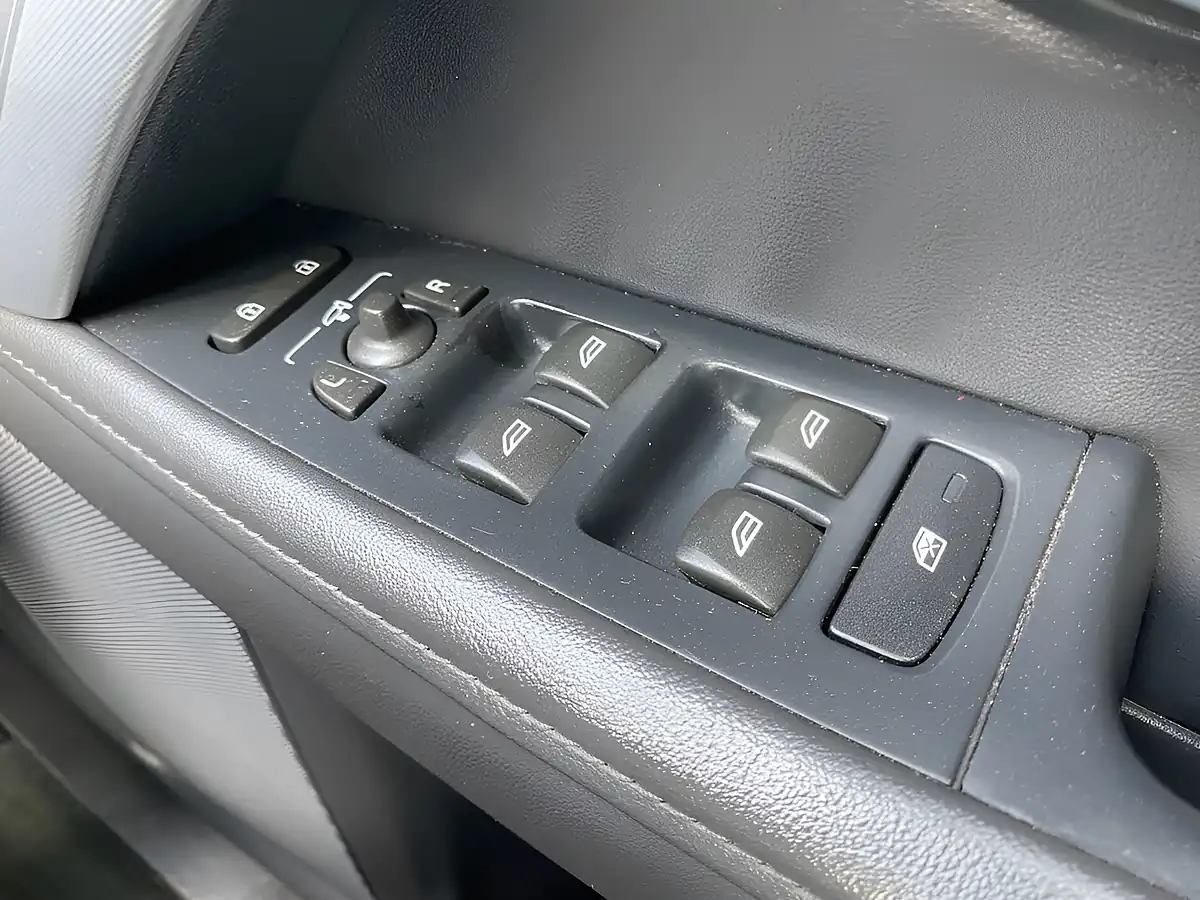 Used 2014 Volvo S80 Se Lux Silver - Interior and Exterior details 18