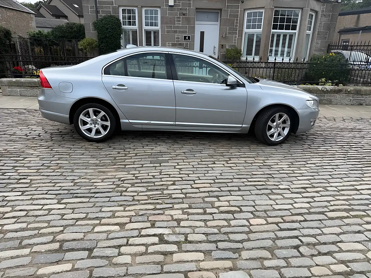 Used 2014 Volvo S80 Se Lux Silver - Interior and Exterior details 11