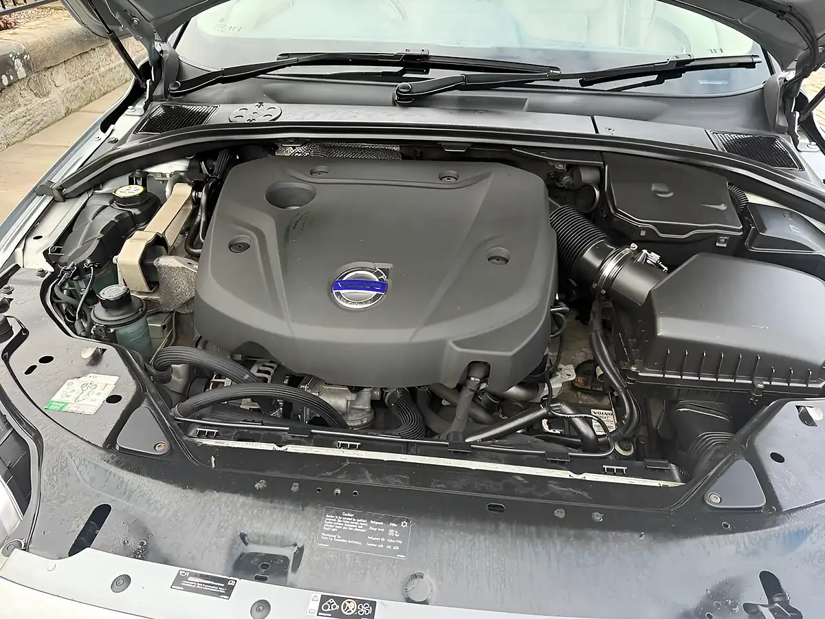 Used 2014 Volvo S80 Se Lux Silver - Interior and Exterior details 13