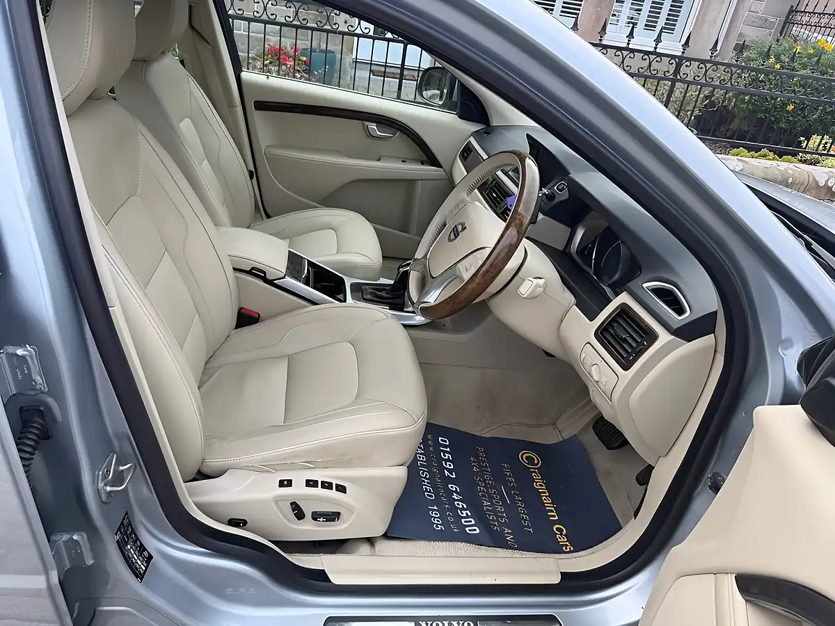 Used 2014 Volvo S80 Se Lux Silver - Interior and Exterior details 2