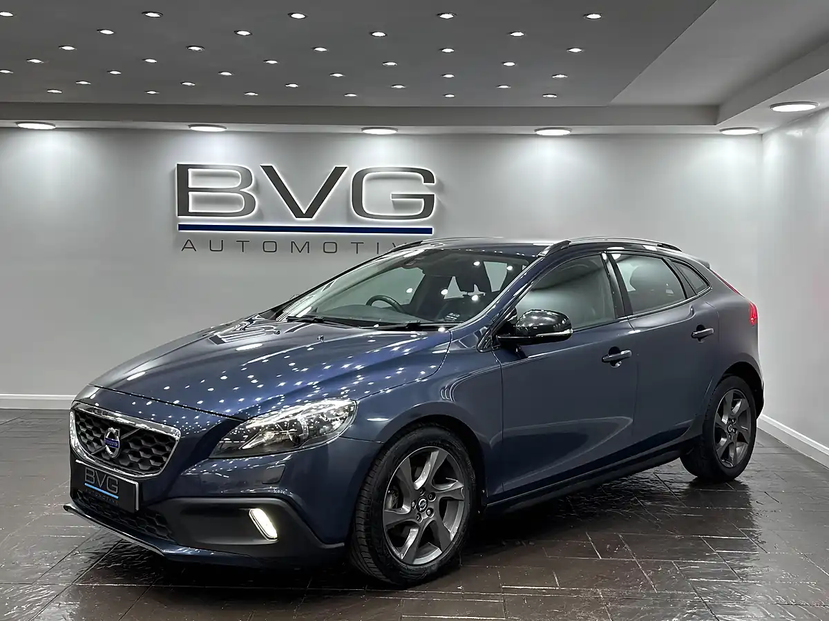 Used 2014 Volvo V40 Cross Country Lux Blue - Interior and Exterior details 5