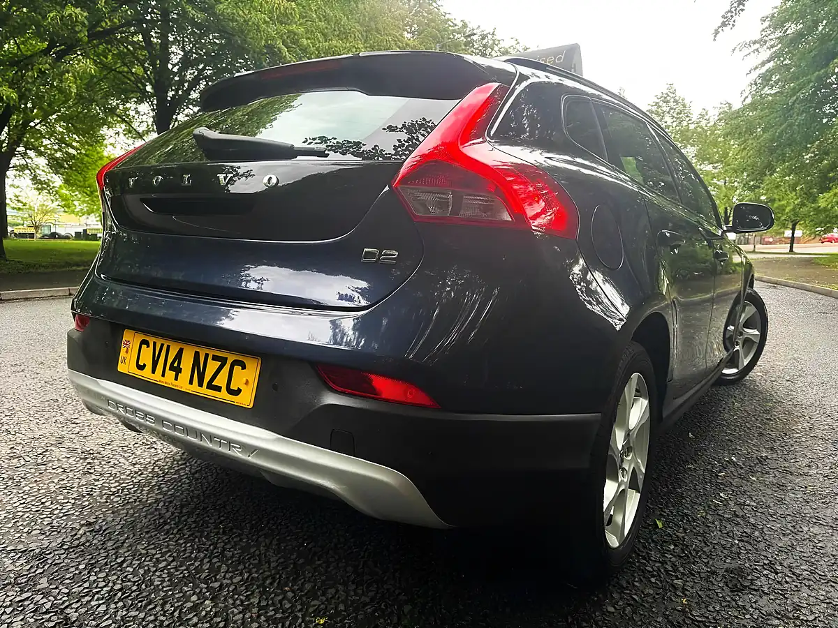 Used 2014 Volvo V40 Cross Country Lux Blue - Interior and Exterior details 12