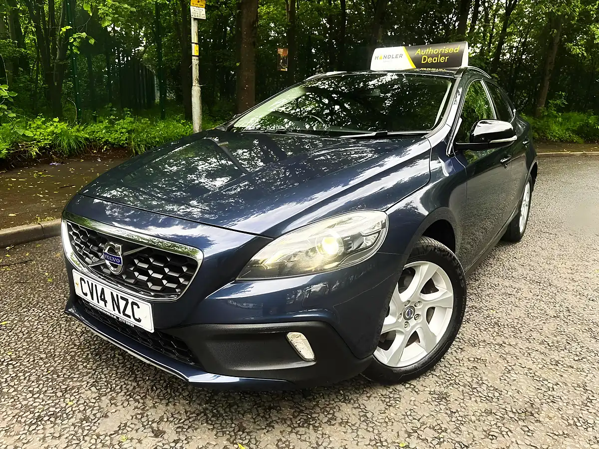 Used 2014 Volvo V40 Cross Country Lux Blue - Interior and Exterior details 13
