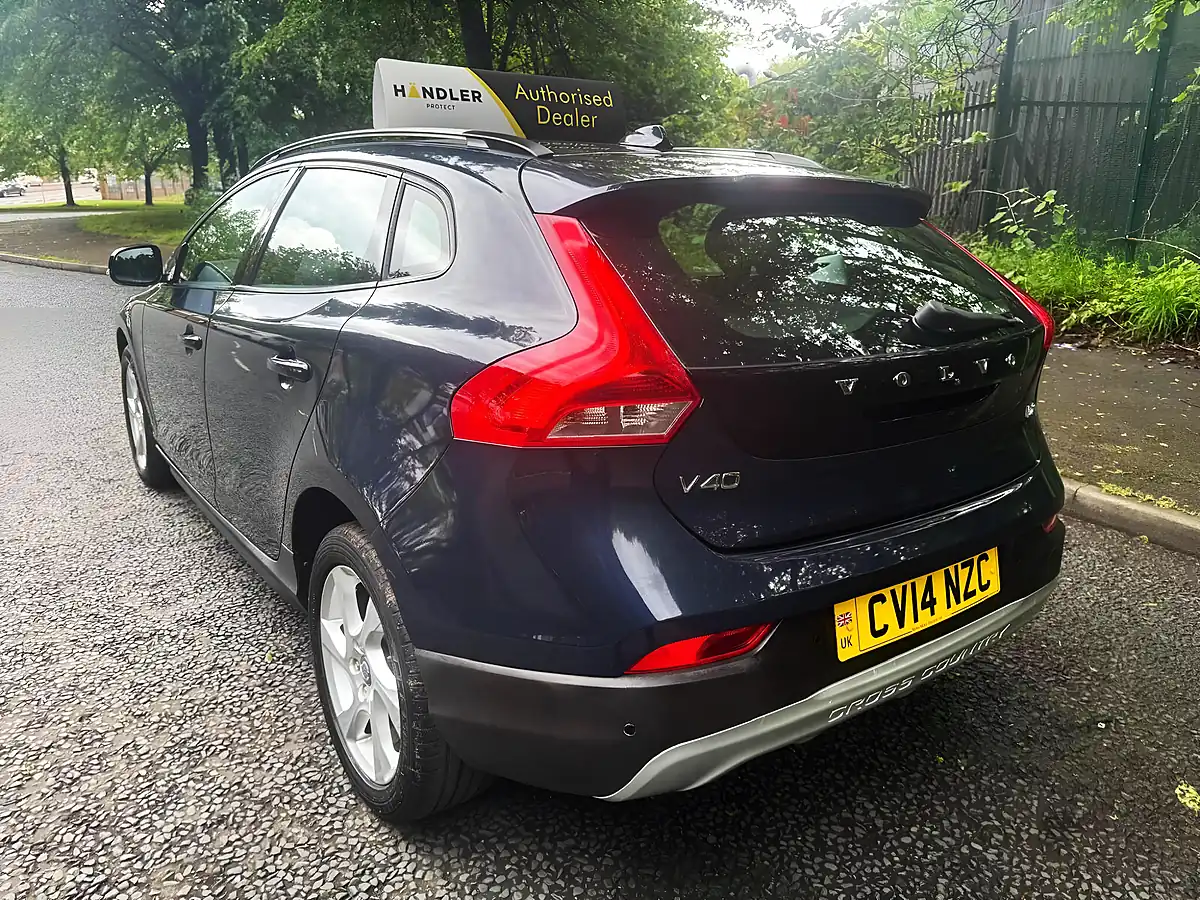 Used 2014 Volvo V40 Cross Country Lux Blue - Interior and Exterior details 7