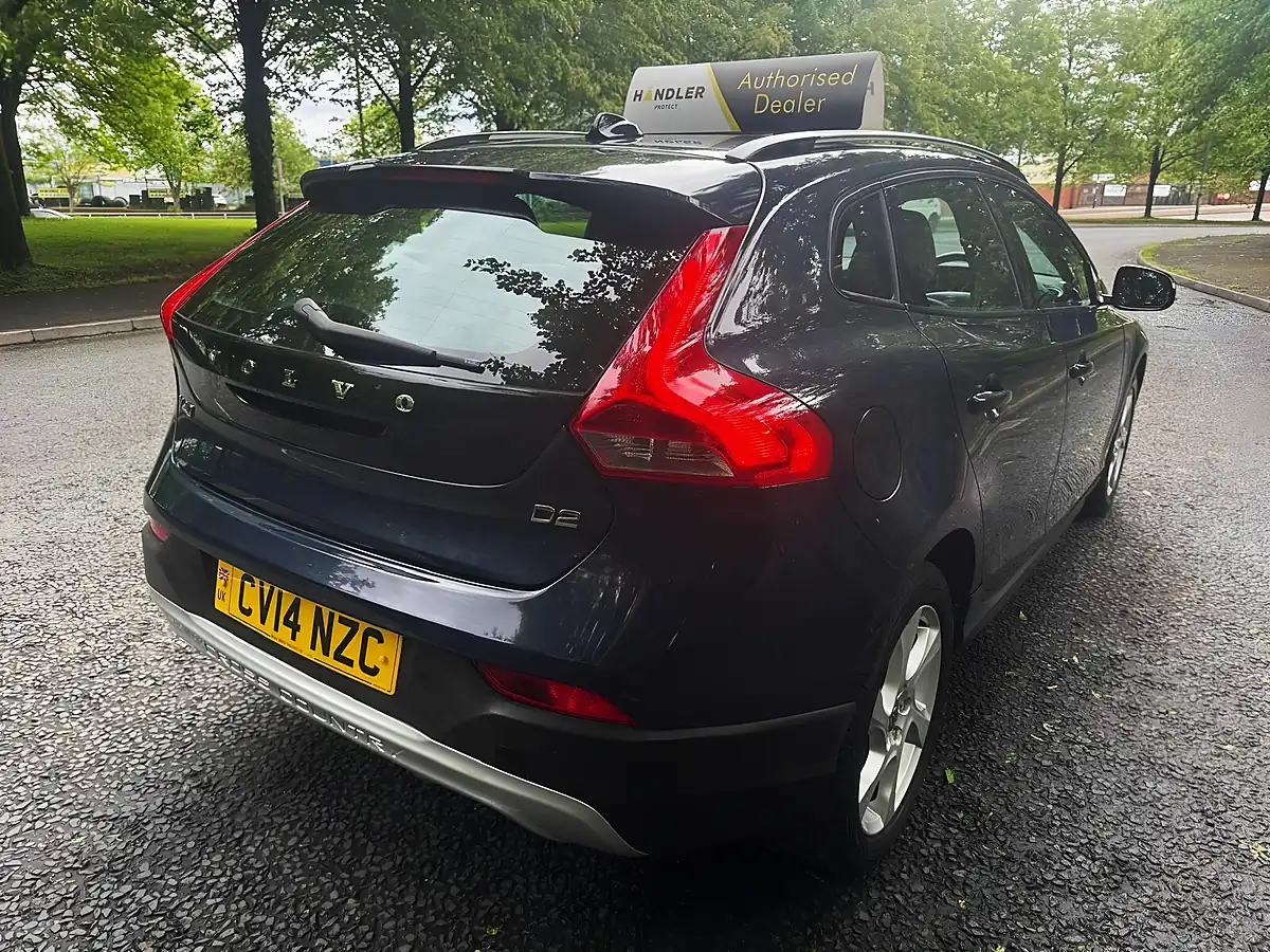Used 2014 Volvo V40 Cross Country Lux Blue - Interior and Exterior details 9