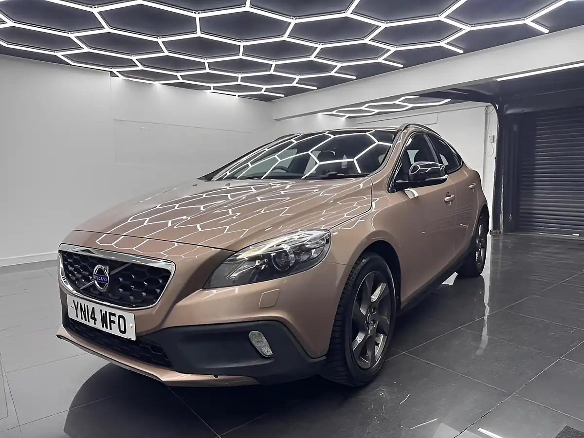 Used 2014 Volvo V40 Cross Country Lux Bronze - Interior and Exterior details 3