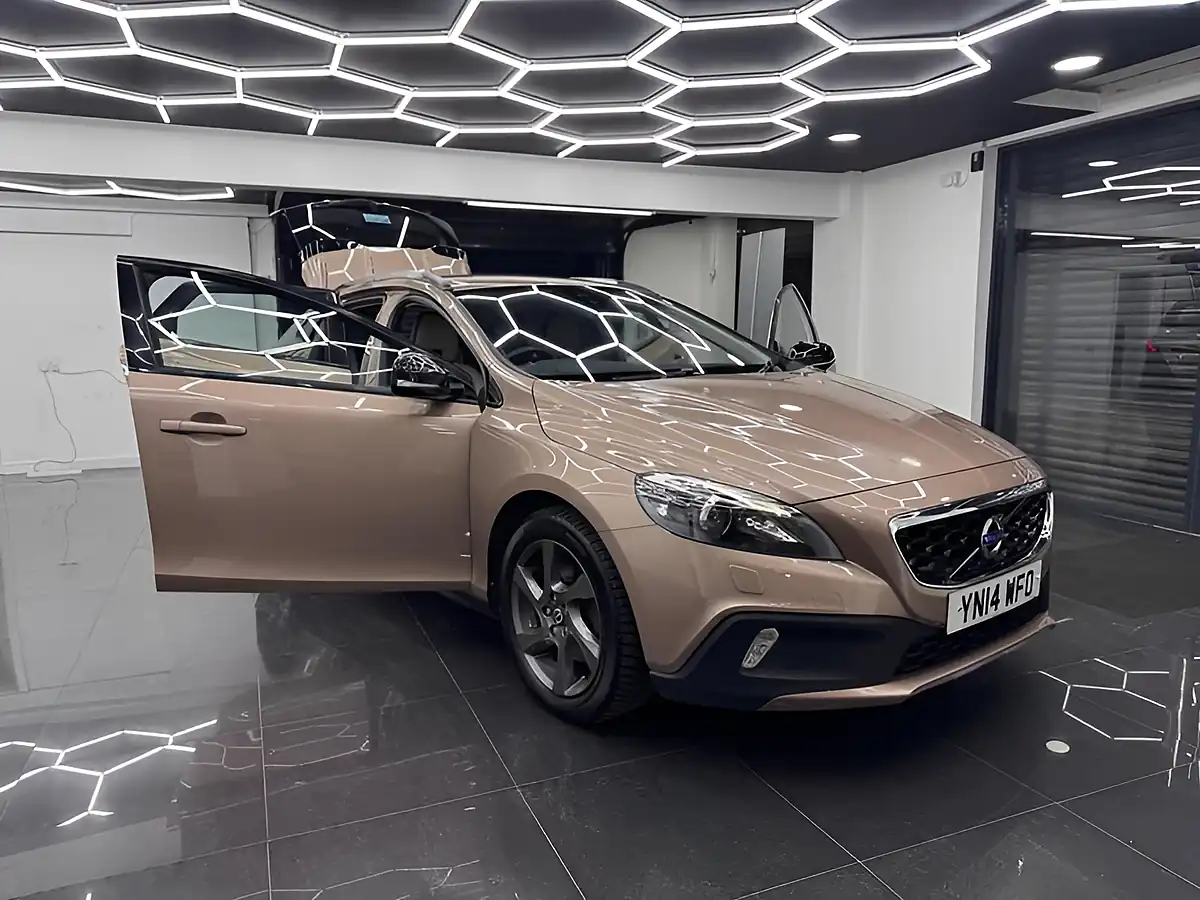 Used 2014 Volvo V40 Cross Country Lux Bronze - Interior and Exterior details 5